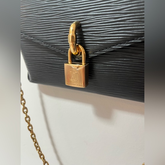 Louis Vuitton Padlock On Strap Monogram - Picture 11 of 16